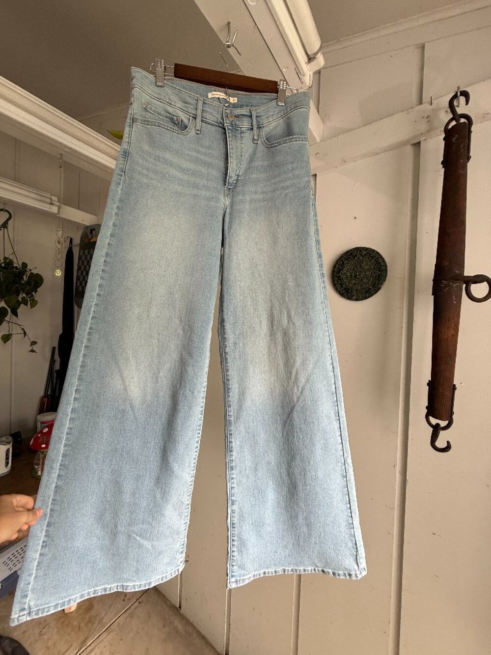 Levi's 318 Shaping Wide Leg Jeans | W30 L32 | Light Wash Mid Rise Denim